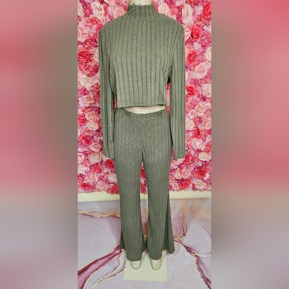 Two-piece Set (ARMY GREEN #47 - Picture 1 of 11